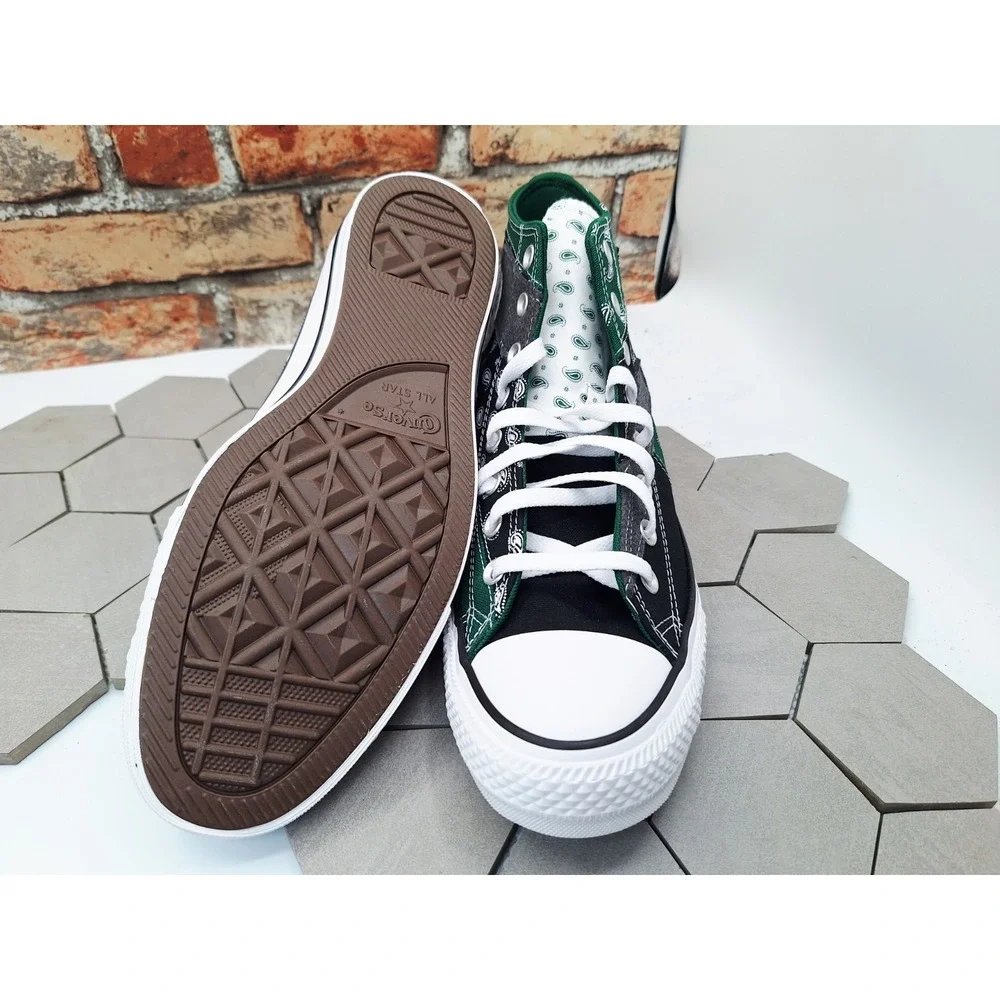 The Converse Chuck Taylor new without